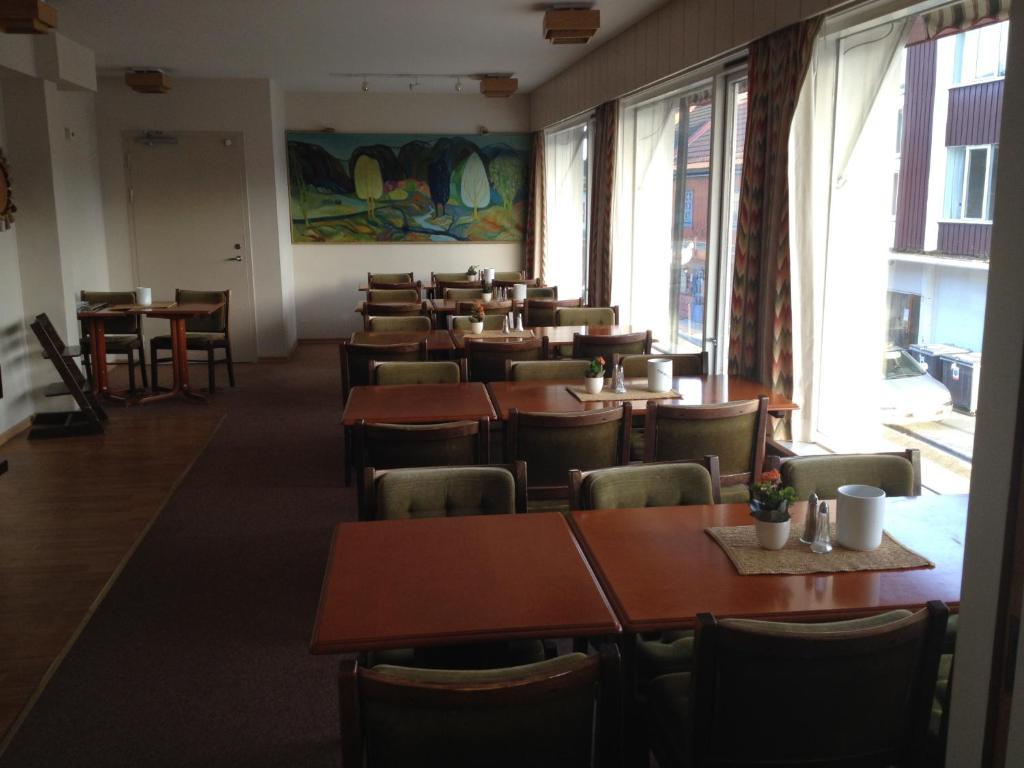 罗酒店 耶卢 外观 照片
